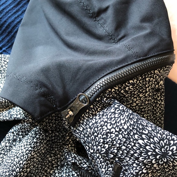 Lululemon Jacket with Removable Hood Size 4 - Picture 9 of 12